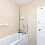 度假居 Cliffton House, Sleeps 5, Parking,netflix, Wifi, Only 6 Min To *