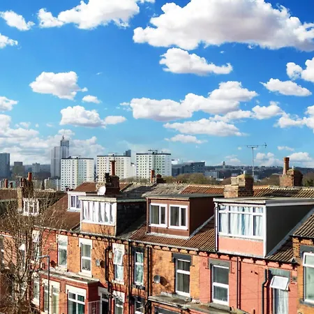 Cliffton House, Sleeps 5, Parking,netflix, Wifi, Only 6 Min To Semesterbostad *