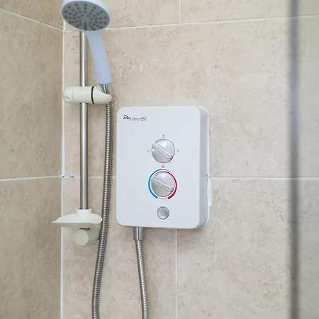 Cliffton House, Sleeps 5, Parking,netflix, Wifi, Only 6 Min To *