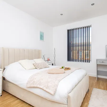 Cliffton House, Sleeps 5, Parking,netflix, Wifi, Only 6 Min To