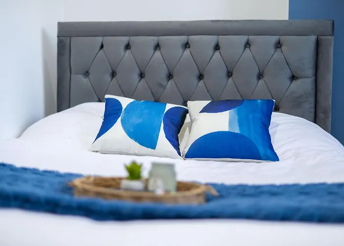 度假居 Cliffton House, Sleeps 5, Parking,netflix, Wifi, Only 6 Min To *