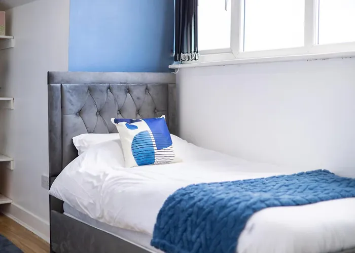 Cliffton House, Sleeps 5, Parking,netflix, Wifi, Only 6 Min To