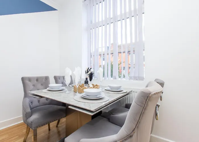 Cliffton House, Sleeps 5, Parking,netflix, Wifi, Only 6 Min To *