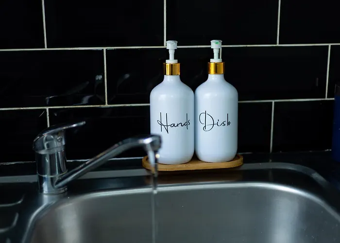 Cliffton House, Sleeps 5, Parking,netflix, Wifi, Only 6 Min To Сasa de vacaciones *