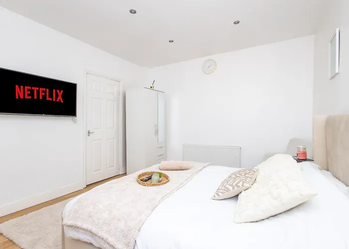 Cliffton House, Sleeps 5, Parking,netflix, Wifi, Only 6 Min To