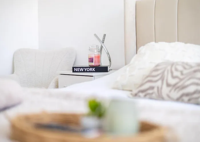 Сasa de vacaciones Cliffton House, Sleeps 5, Parking,netflix, Wifi, Only 6 Min To Leeds (West Yorkshire)